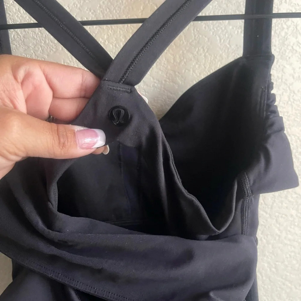Lululemon tank size 4